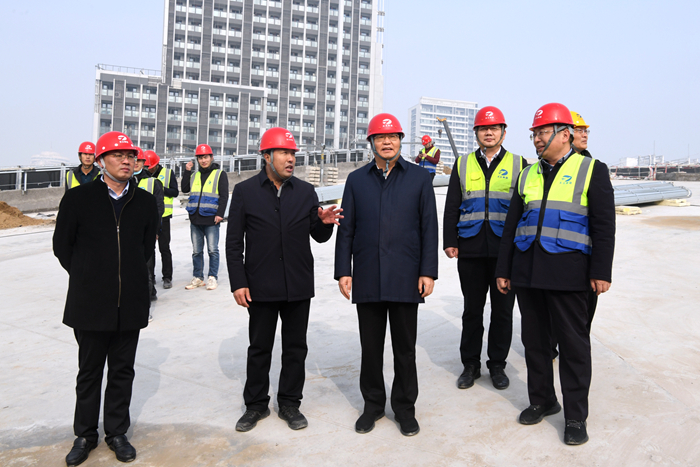 张桂玉董事长到青岛市场视察并看望慰问一线员工(图4)