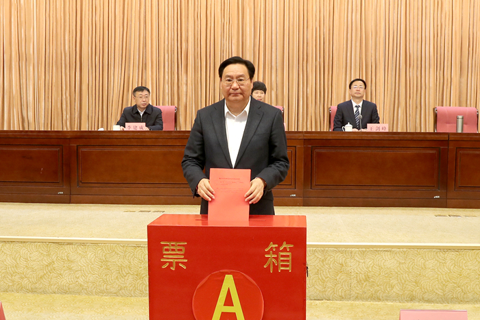 集团党委书记、董事长张桂玉当选临沂市第三届劳模协会会长(图2)