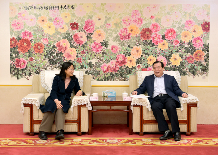 团市委副书记于珊珊到集团调研并为青年文明号集体授牌(图1)