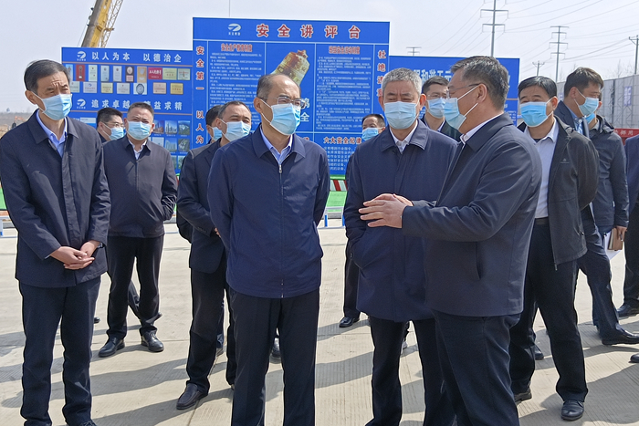 副市长毕黎明到集团承建的临沂市不锈钢交易中心（一期）项目调研(图1)