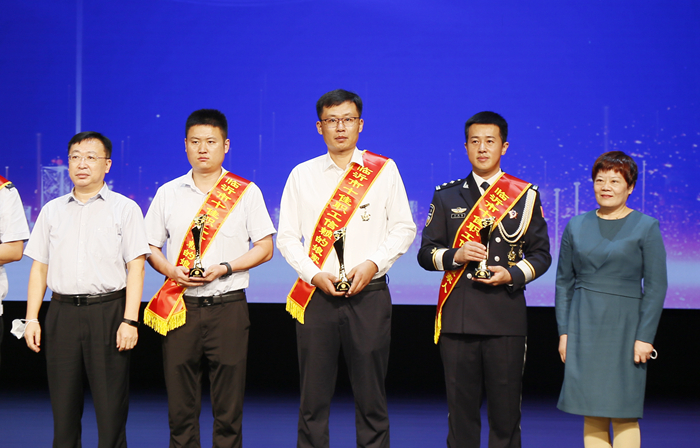 六公司工会主席贾瑞斌荣获“临沂市十佳职工信赖的娘家人”称号(图2)