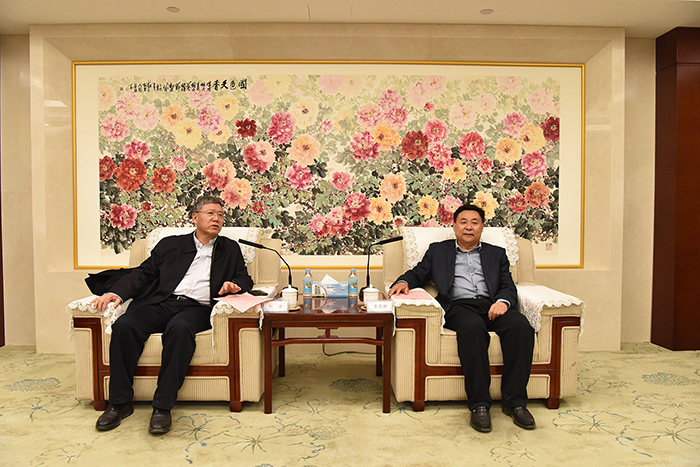 五矿地产有限公司党委副书记、执行董事、总经理刘波一行到集团考察交流(图1)