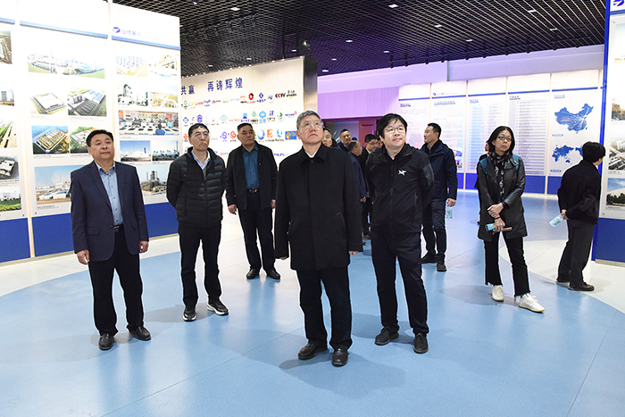五矿地产有限公司党委副书记、执行董事、总经理刘波一行到集团考察交流(图2)
