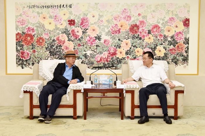 马来西亚绿野集团董事长李金友一行到集团考察交流(图1)