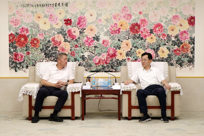 济宁市任城区委副书记、区长宋华东一行到集团考察交流(图1)