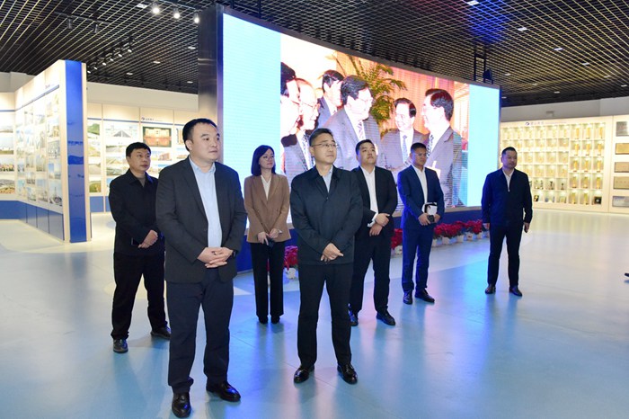 浪潮集团副总裁、浪潮云洲工业互联网有限公司董事长齐光鹏到集团考察交流(图1)