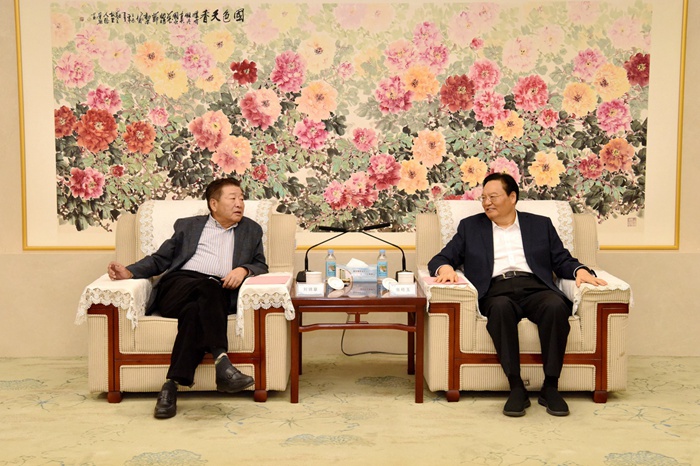 中国建筑业协会副会长兼秘书长刘锦章一行到集团考察交流(图1)